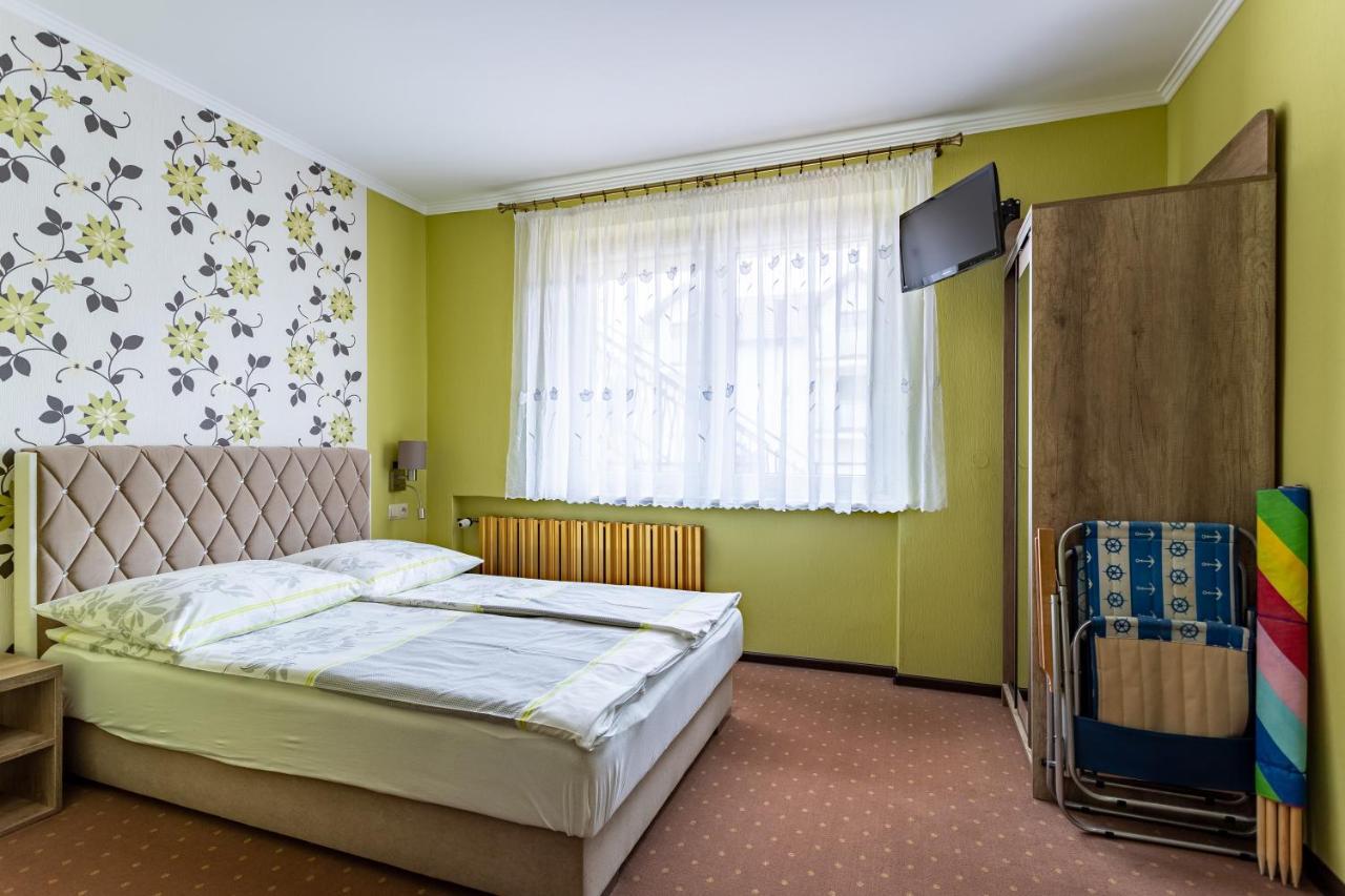 Pokoje Goscinne Katarzyna Kur Dębki Exterior foto