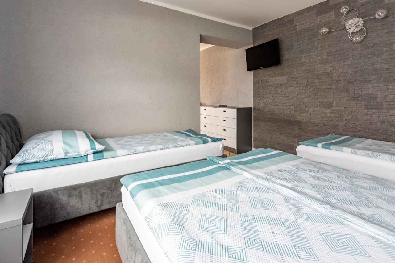 Pokoje Goscinne Katarzyna Kur Dębki Exterior foto