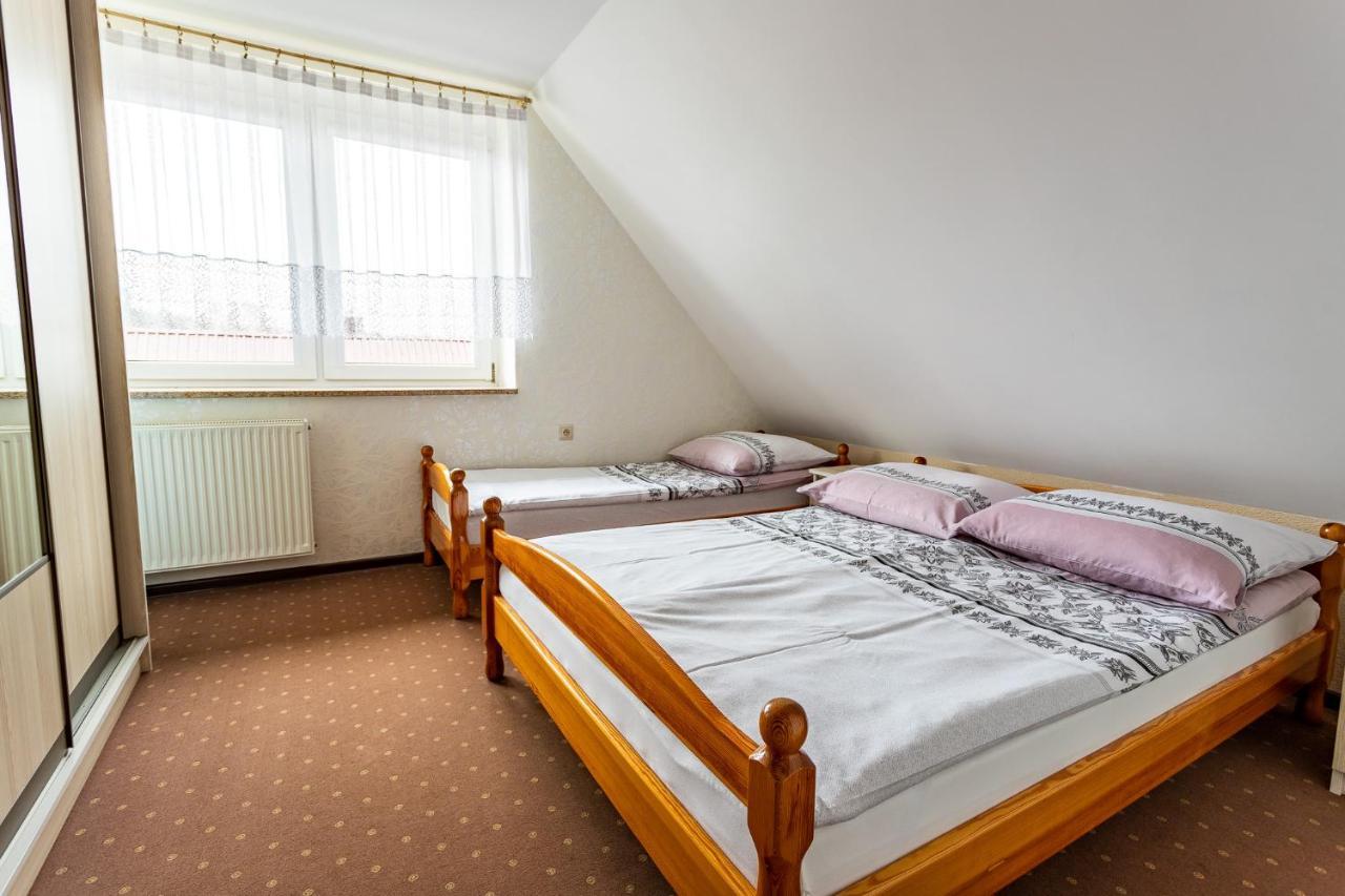Pokoje Goscinne Katarzyna Kur Dębki Exterior foto